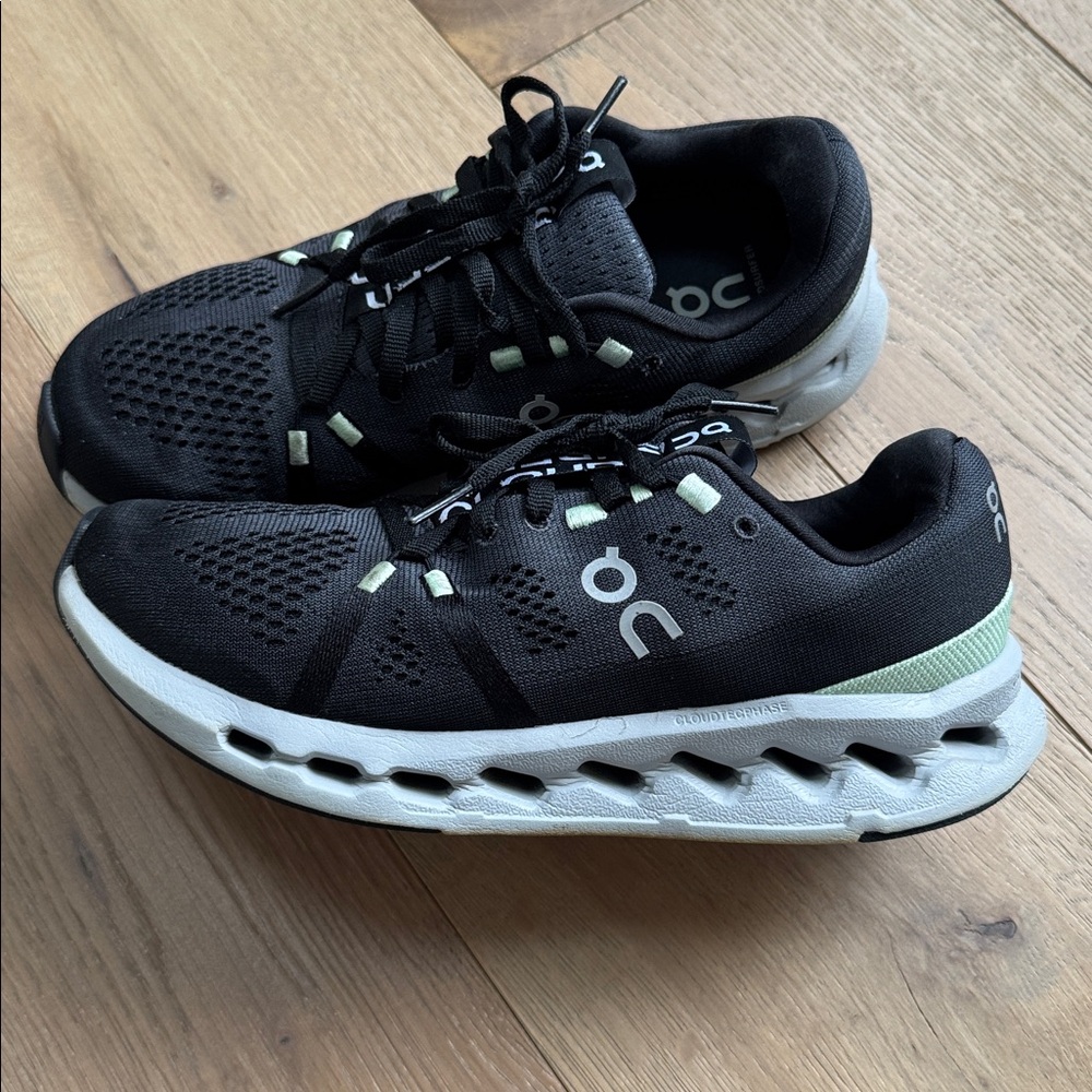 On Running Black Lace-Up Sneakers cloud surfer